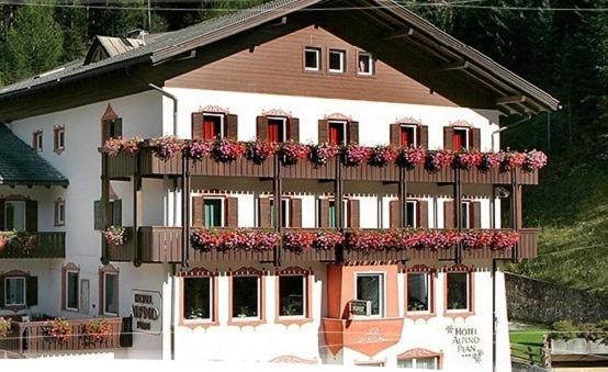 Hotel Alpino Plan Selva di Val Gardena Luaran gambar